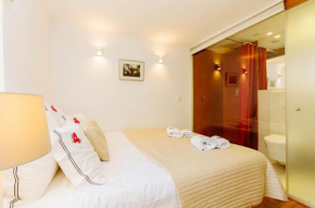 Отель Rent4Rest Bairro Alto Charming 1Bd Apartment  Лиссабон